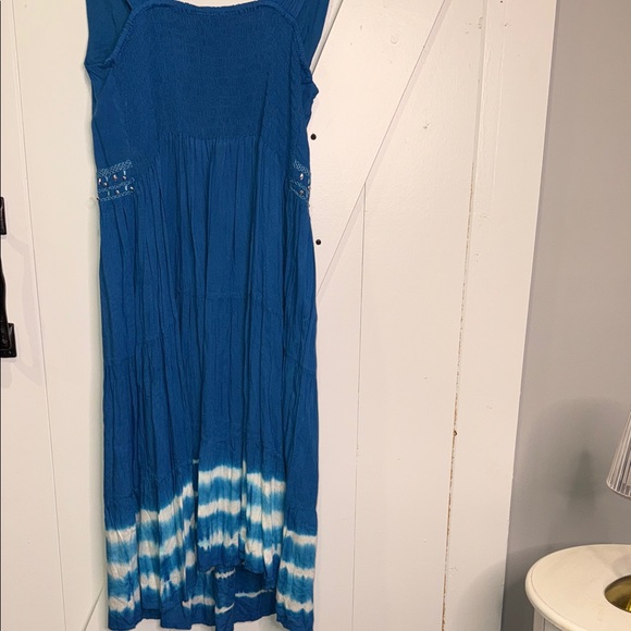 Chic Blue Midi Dress with Embellished Details - Picture 7 of 12